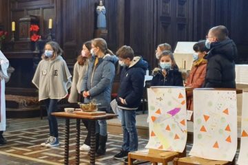 Les enfants du KT lors de la célébration de Gondecourt