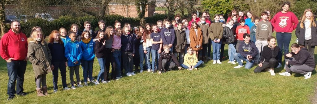 Photo de groupe des jeunes de l'Aumônerie