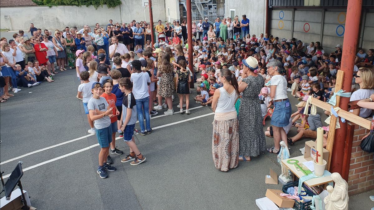 vue de jeunes et du coin prière