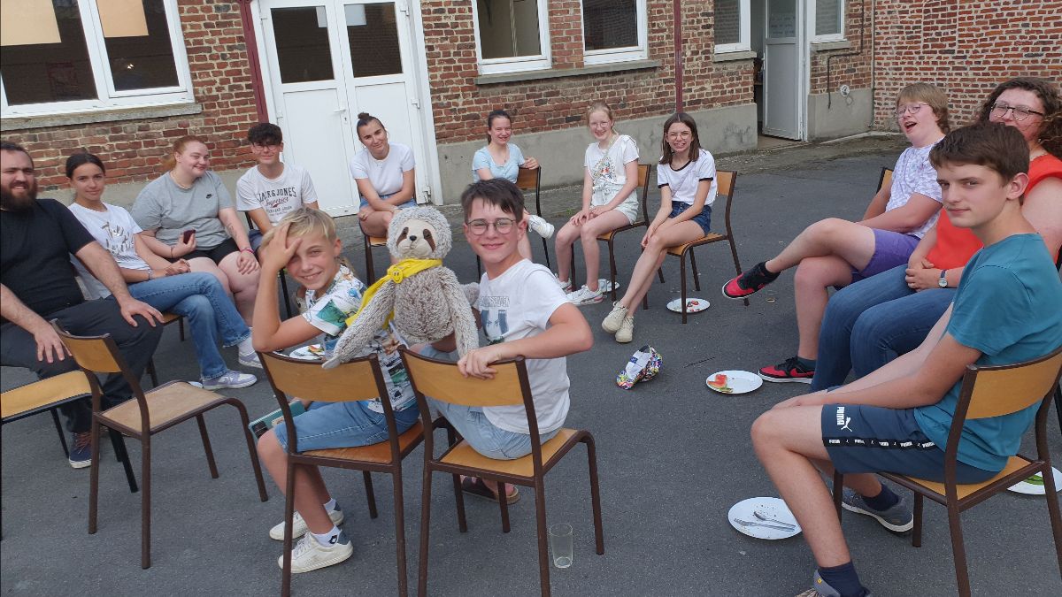 les jeunes en plein échange