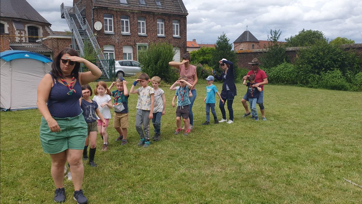 les scouts pendant leurs jeux